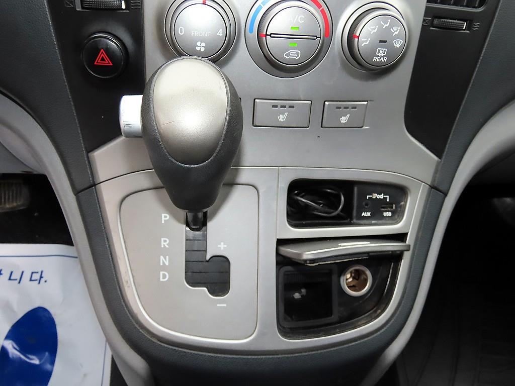 Hyundai Starex — photo 10