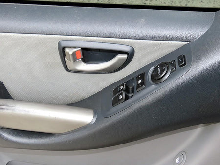 Hyundai Starex — photo 11
