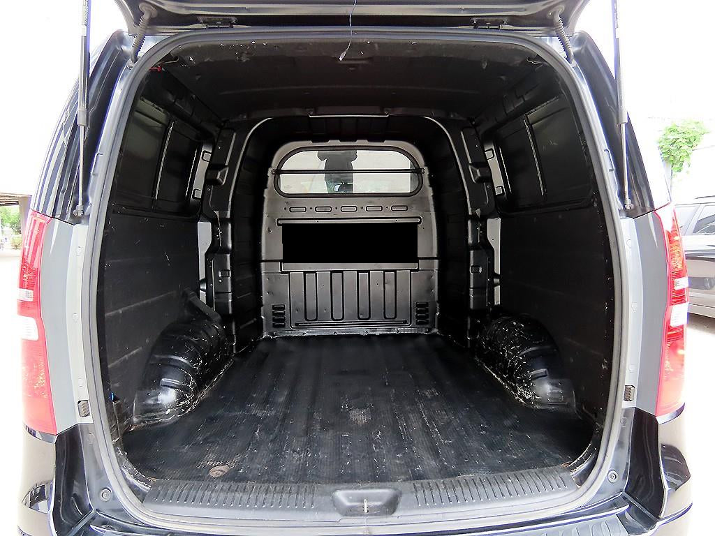 Hyundai Starex — photo 17