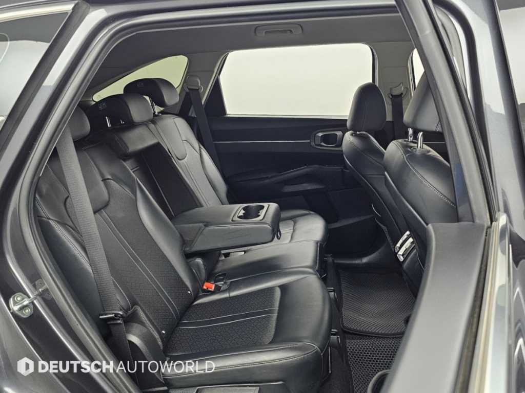 Kia Sorento — photo 12