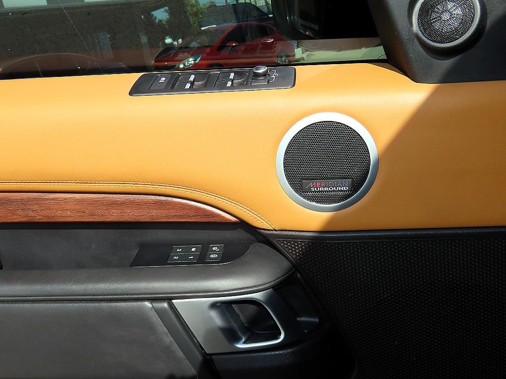 Land Rover Discovery — photo 10