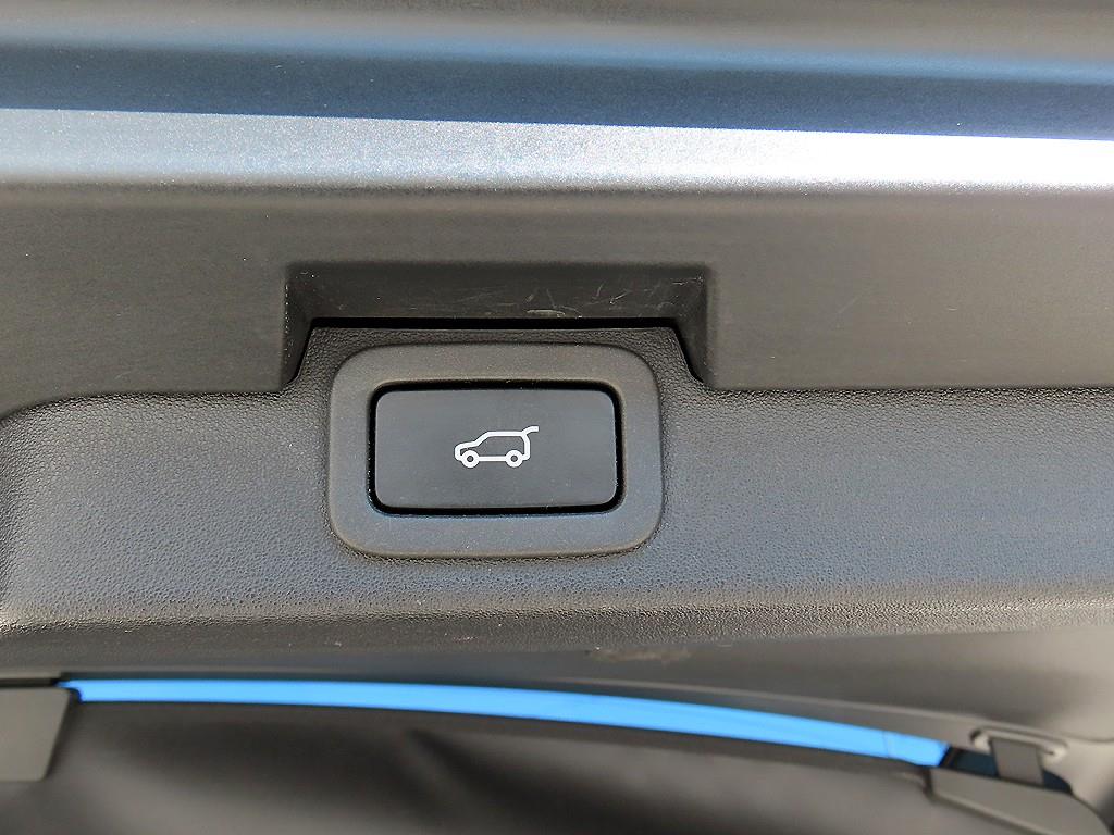 Land Rover Discovery — photo 17