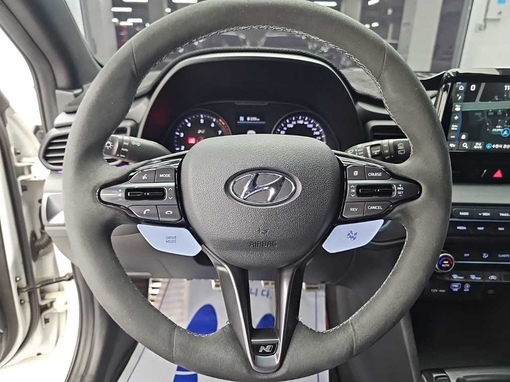 Hyundai Veloster — photo 09