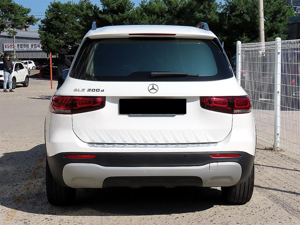 Mercedes-Benz GLB-Class — photo 04