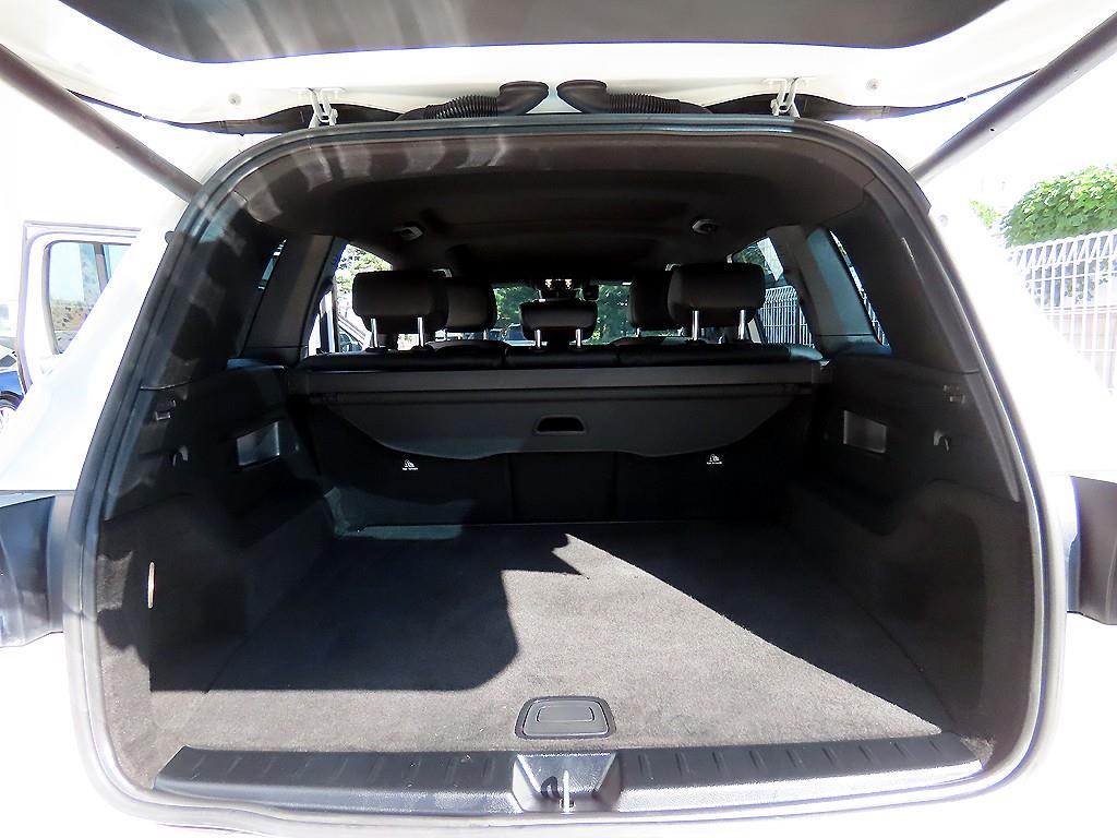 Mercedes-Benz GLB-Class — photo 17