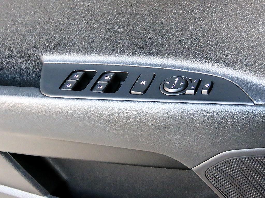 Kia Stonic — photo 11