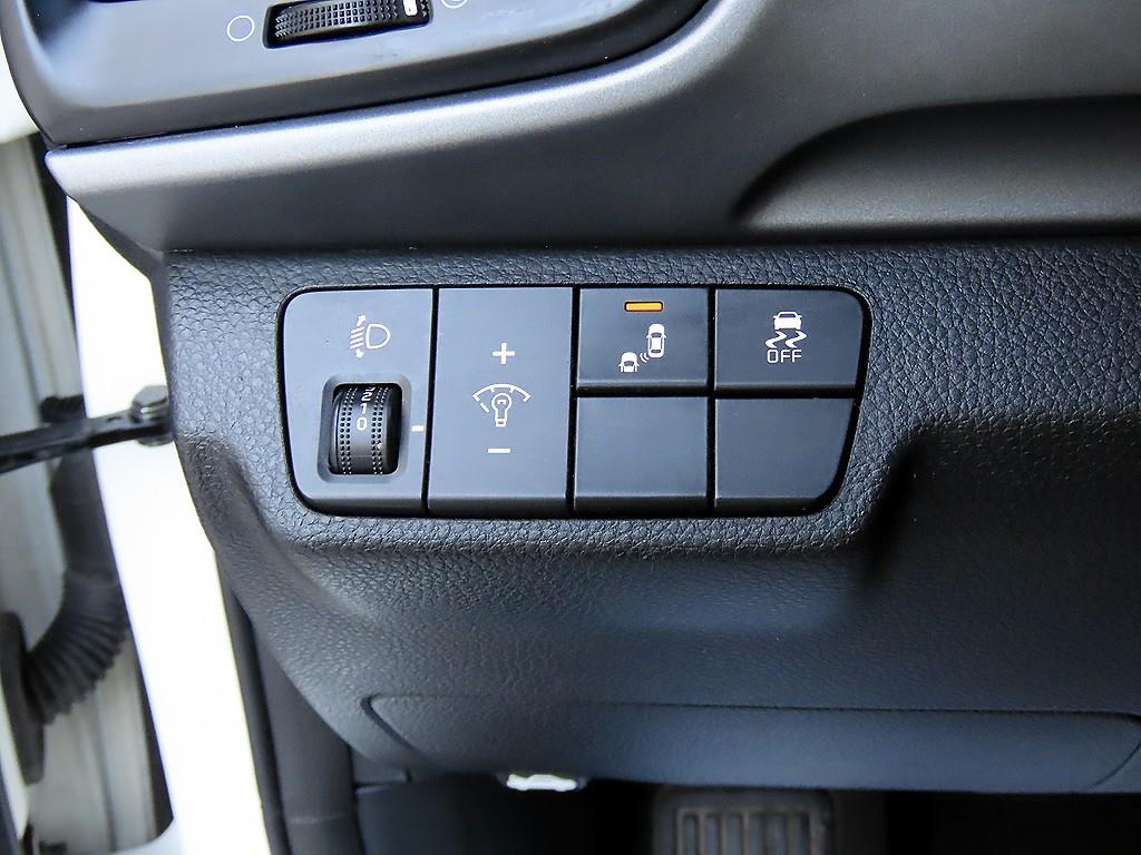 Kia Stonic — photo 12