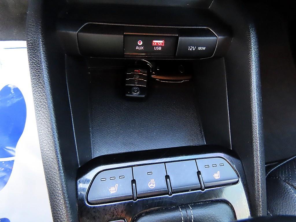 Kia Stonic — photo 13