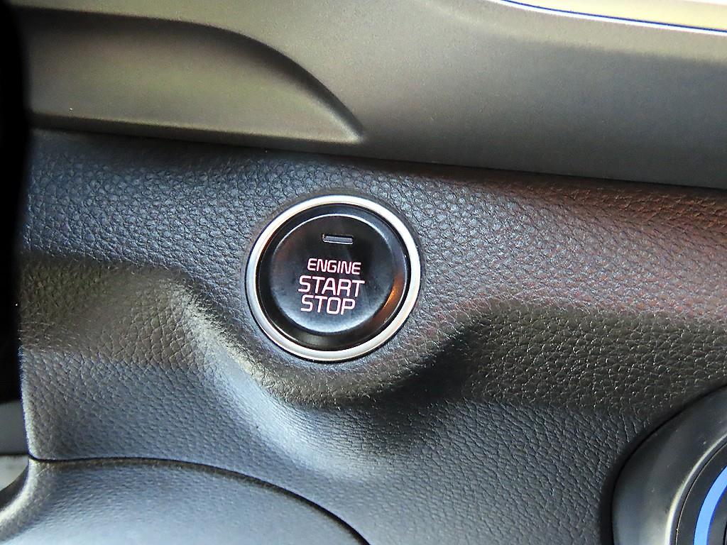 Kia Stonic — photo 14