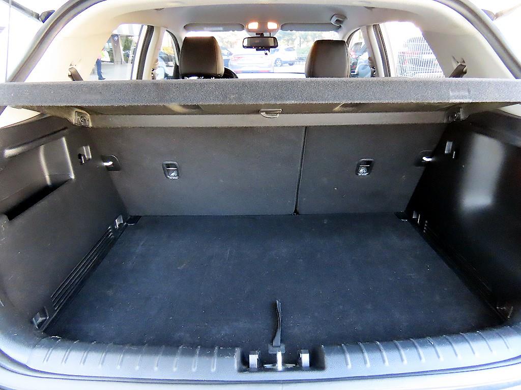 Kia Stonic — photo 17