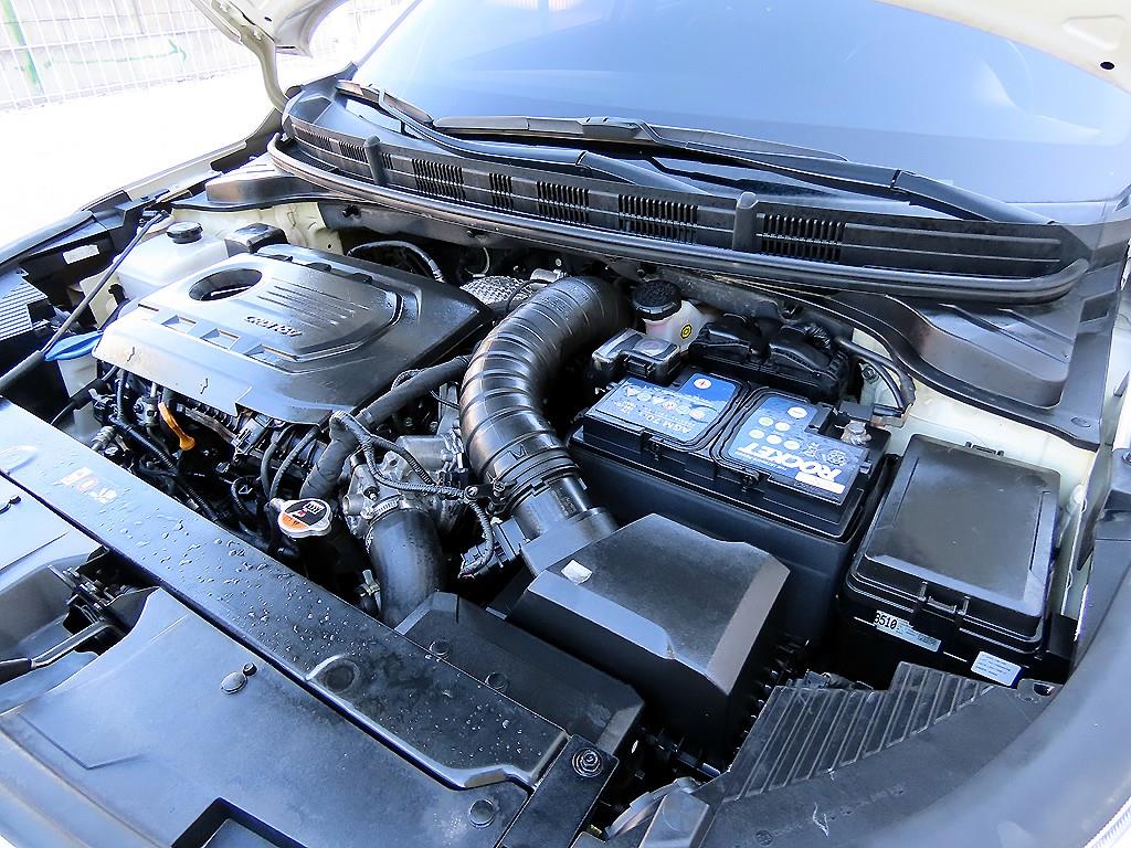 Kia Stonic — photo 18
