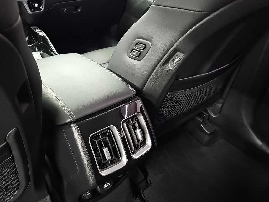 Kia Sorento — photo 13
