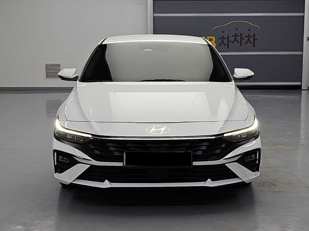 Hyundai Avante — photo 02