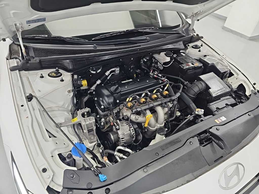 Hyundai Avante — photo 05