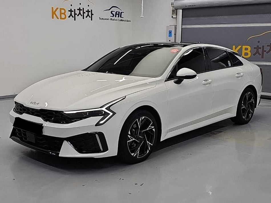 Kia K5 — photo 01