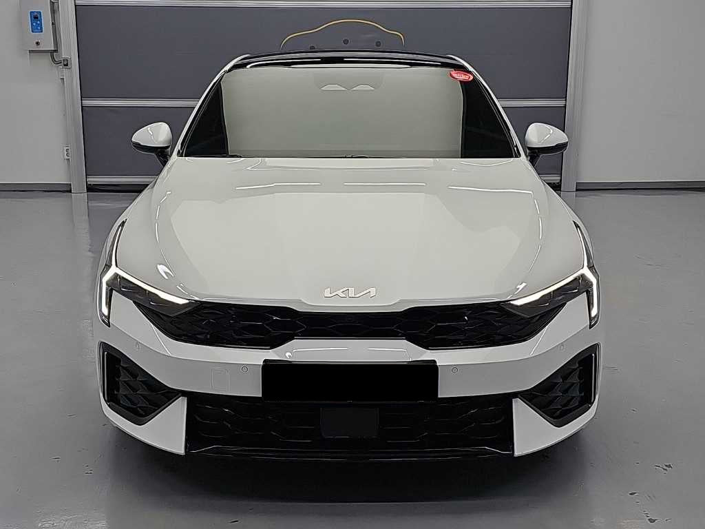 Kia K5 — photo 02