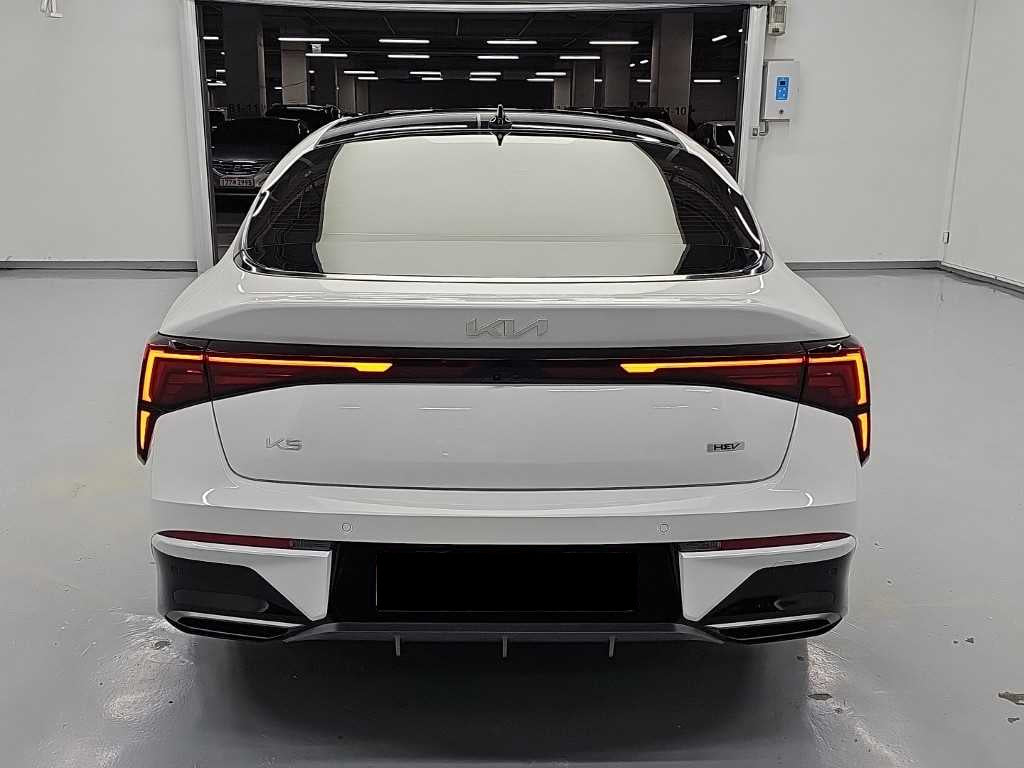 Kia K5 — photo 03
