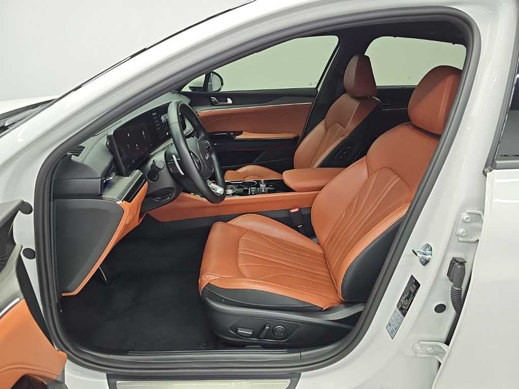 Kia K5 — photo 11