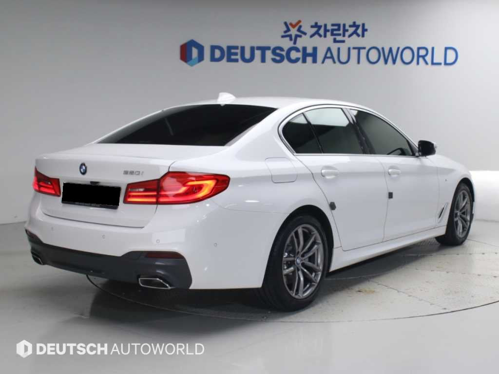 BMW 5-Series — photo 03