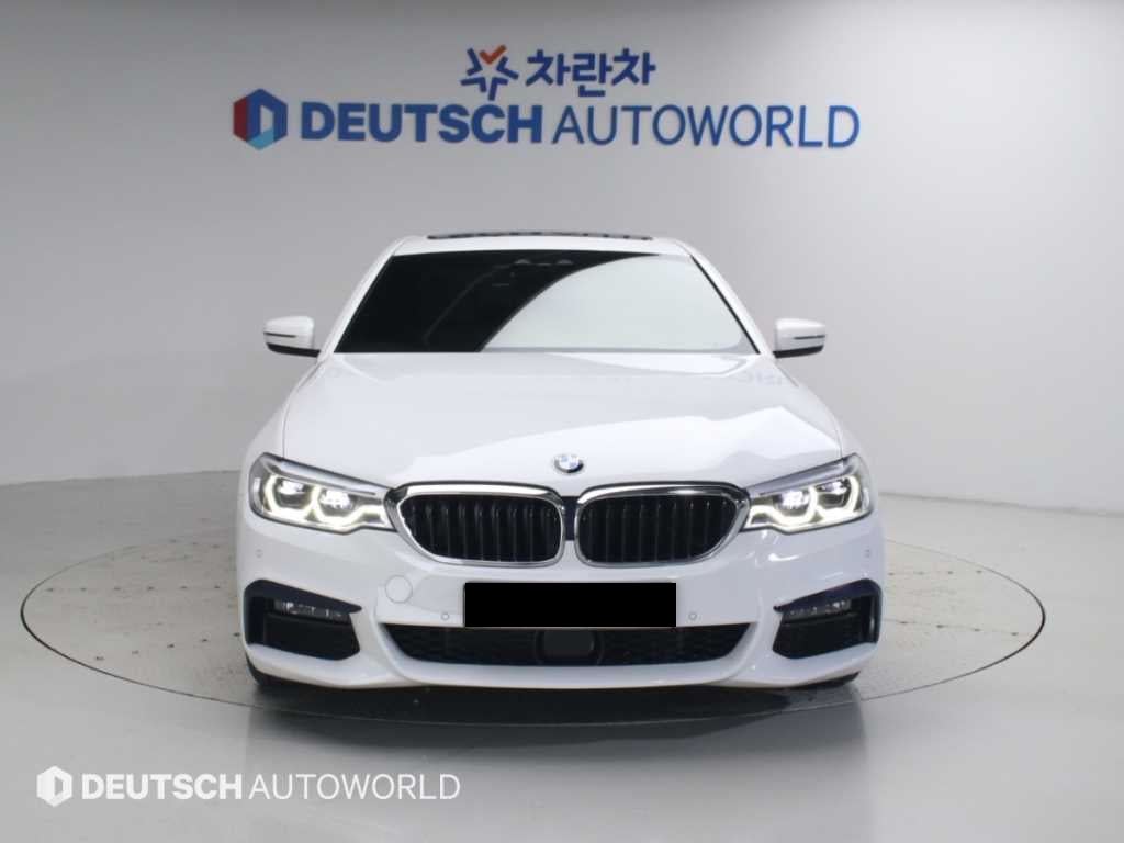 BMW 5-Series — photo 04