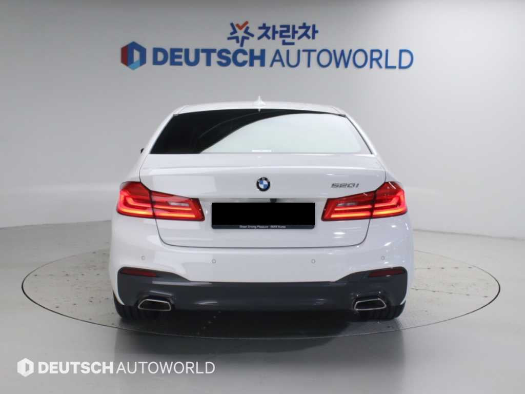 BMW 5-Series — photo 05