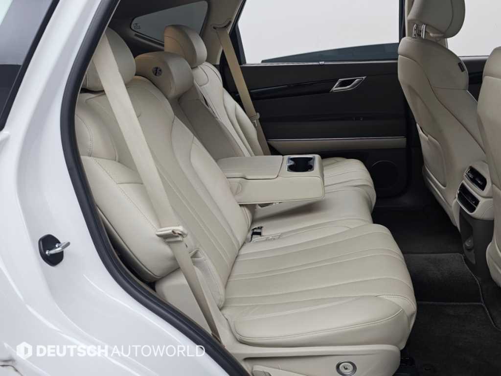 Genesis GV80 — photo 12
