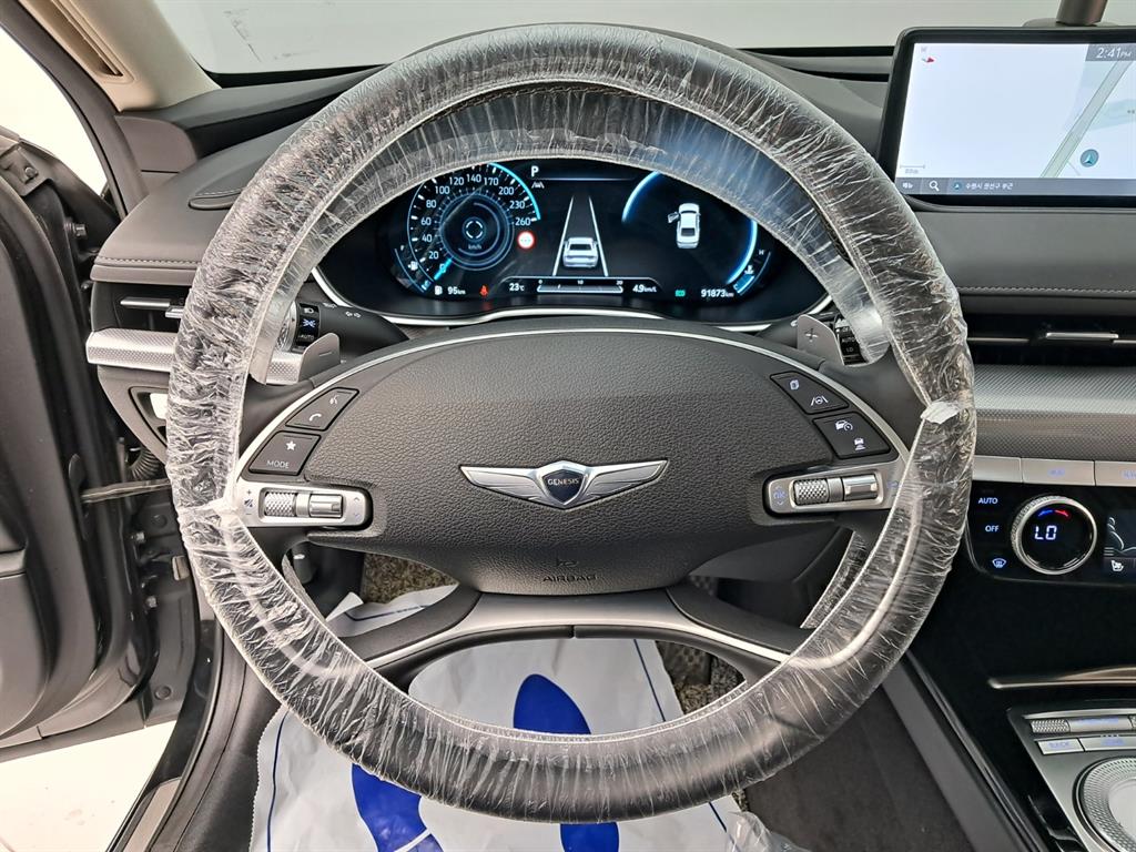 Genesis G80 — photo 07