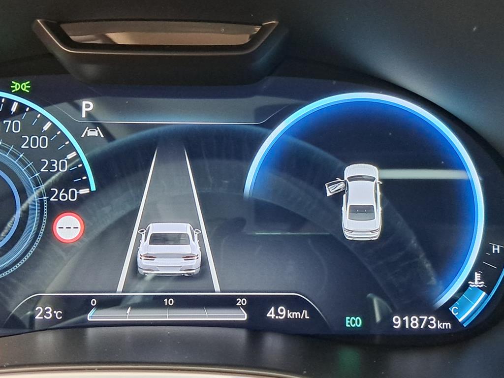 Genesis G80 — photo 08