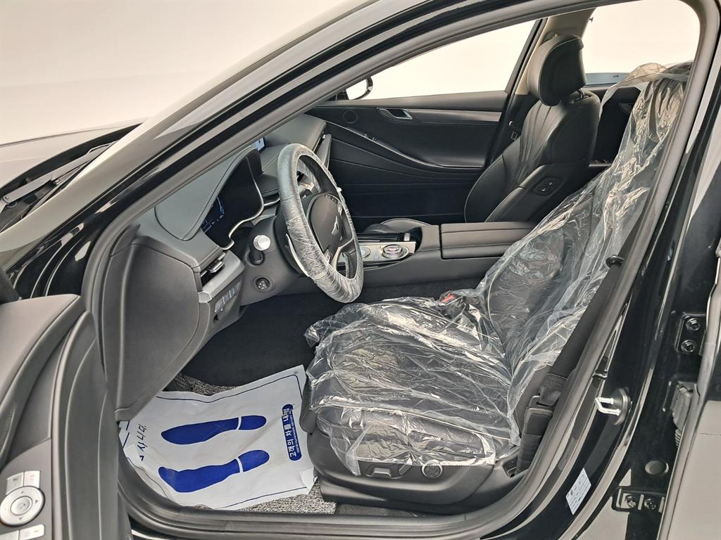 Genesis G80 — photo 11