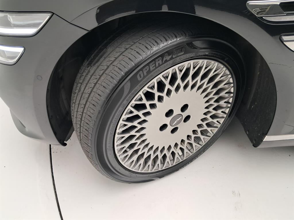 Genesis G80 — photo 20