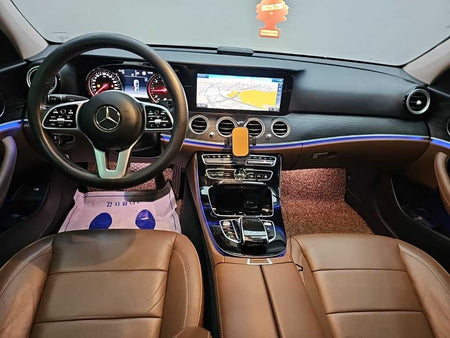 Mercedes-Benz E-Class — photo 07