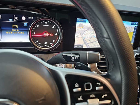 Mercedes-Benz E-Class — photo 08