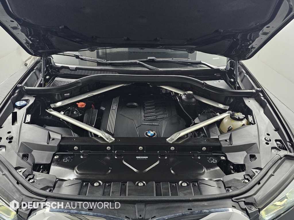 BMW X5 — photo 06