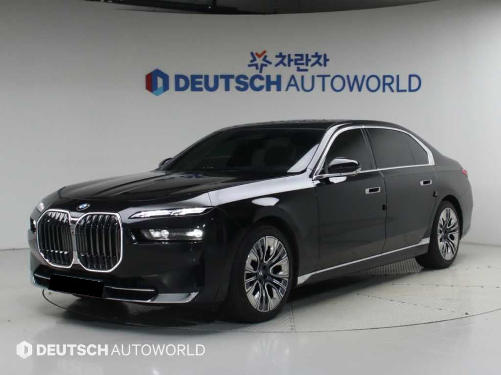 BMW 7-Series — photo 01