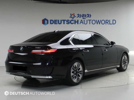 BMW 7-Series — photo 02