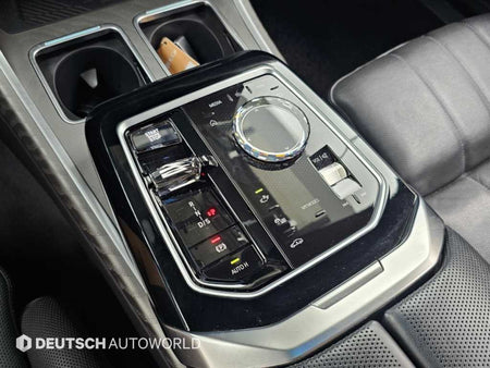 BMW 7-Series — photo 09