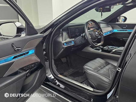 BMW 7-Series — photo 11