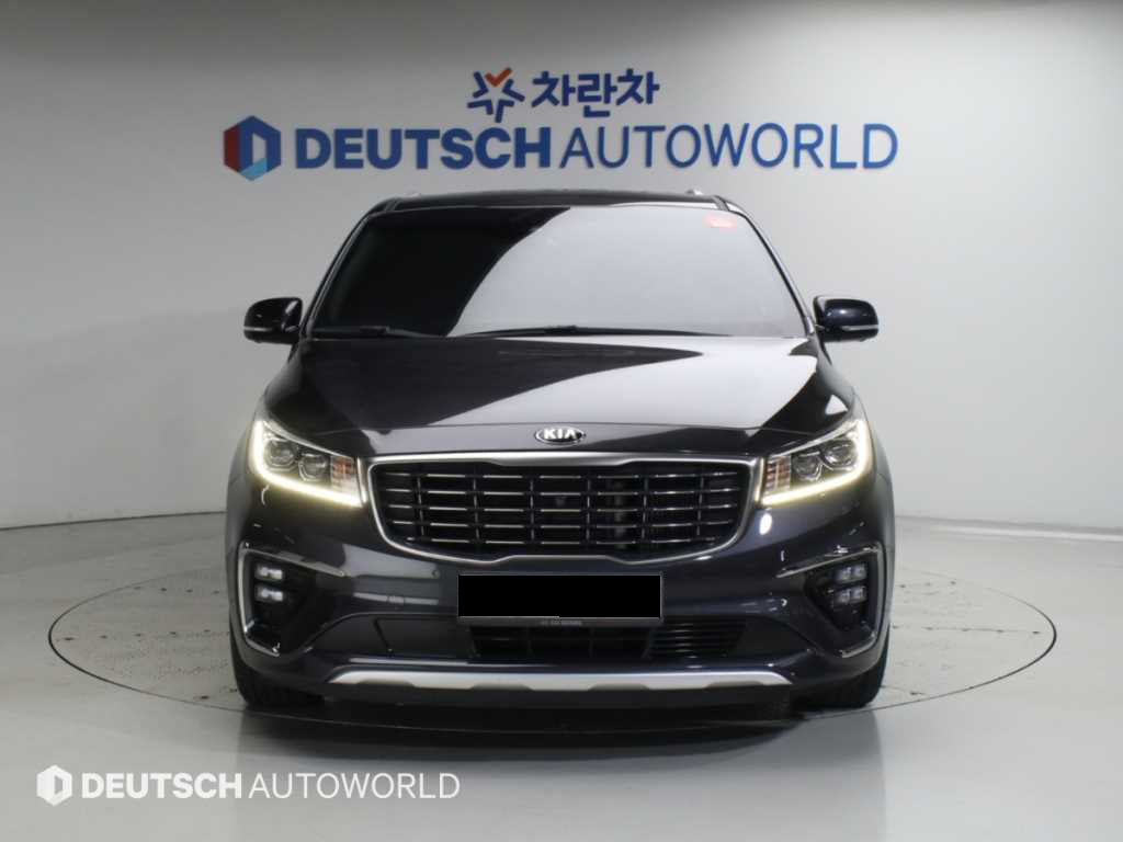 Kia Carnival — photo 03