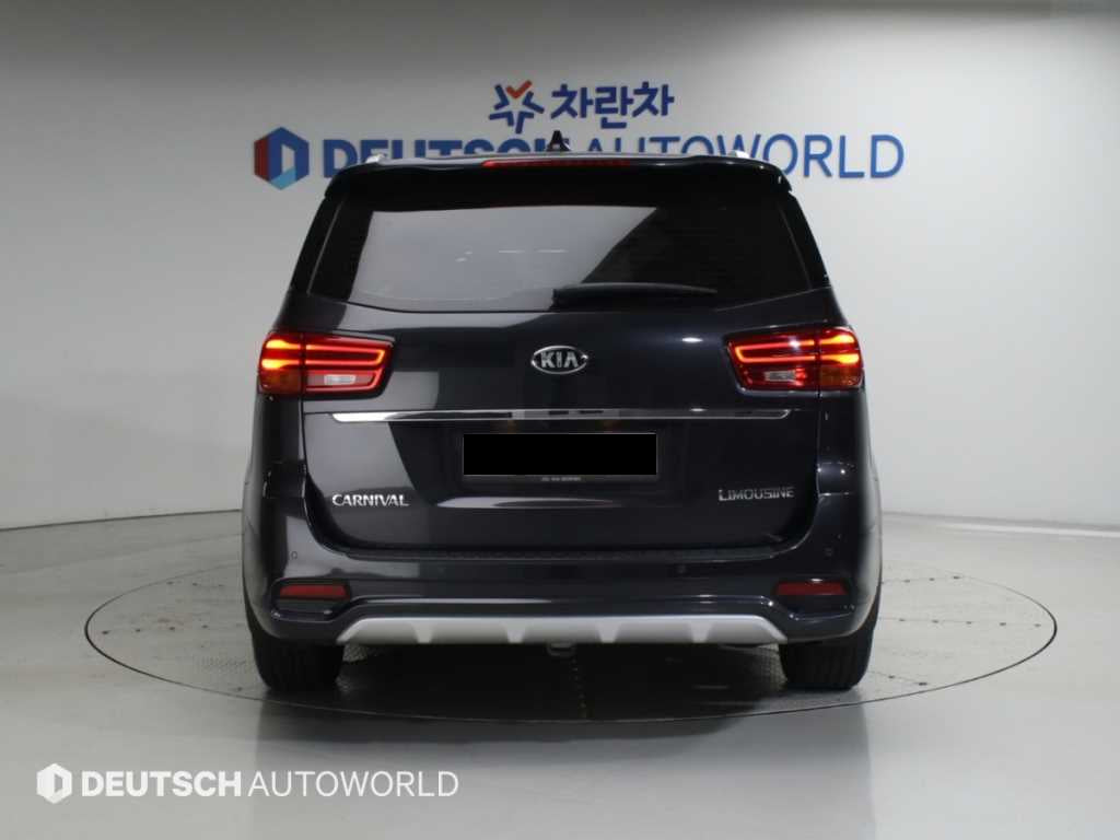 Kia Carnival — photo 04