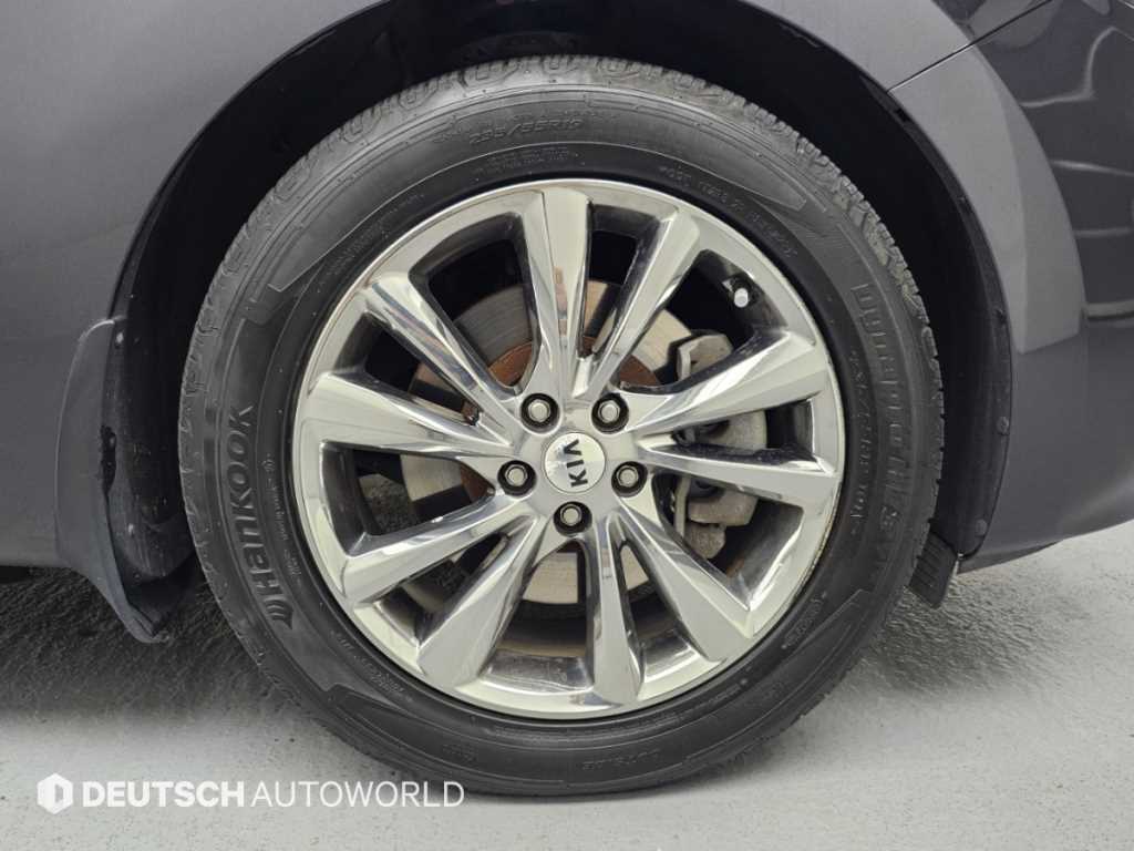 Kia Carnival — photo 05