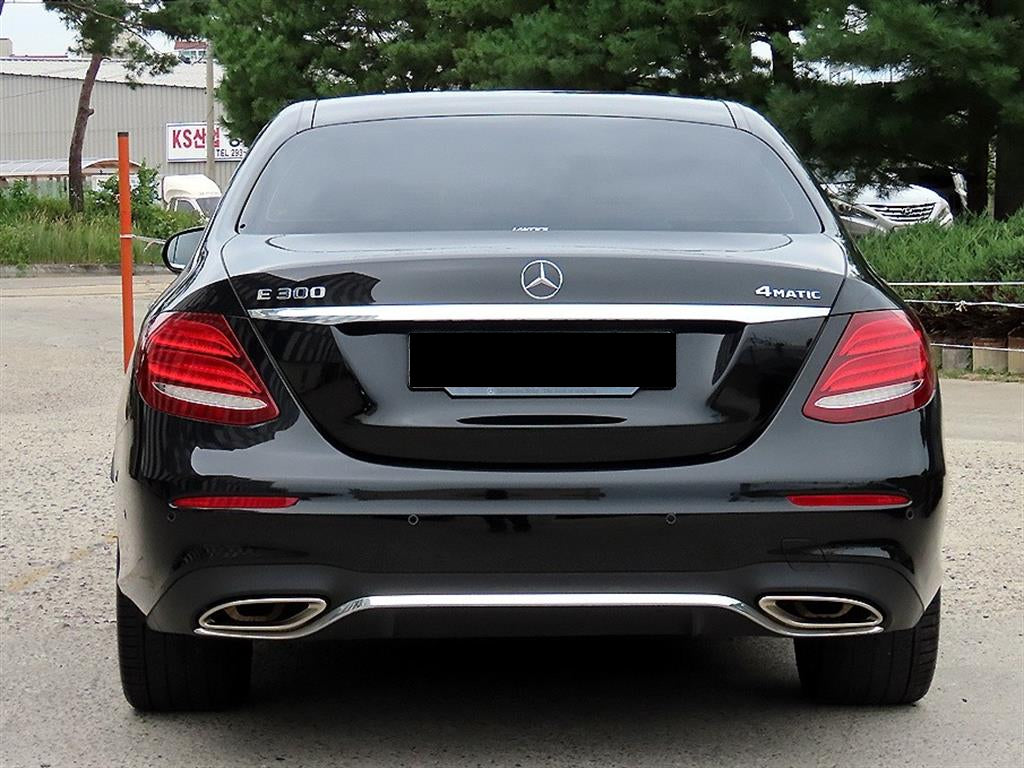 Mercedes-Benz E-Class — photo 04