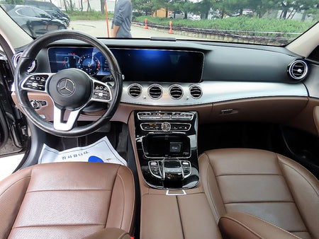 Mercedes-Benz E-Class — photo 07