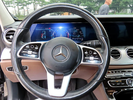 Mercedes-Benz E-Class — photo 08