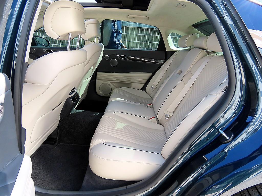 Genesis G80 — photo 06