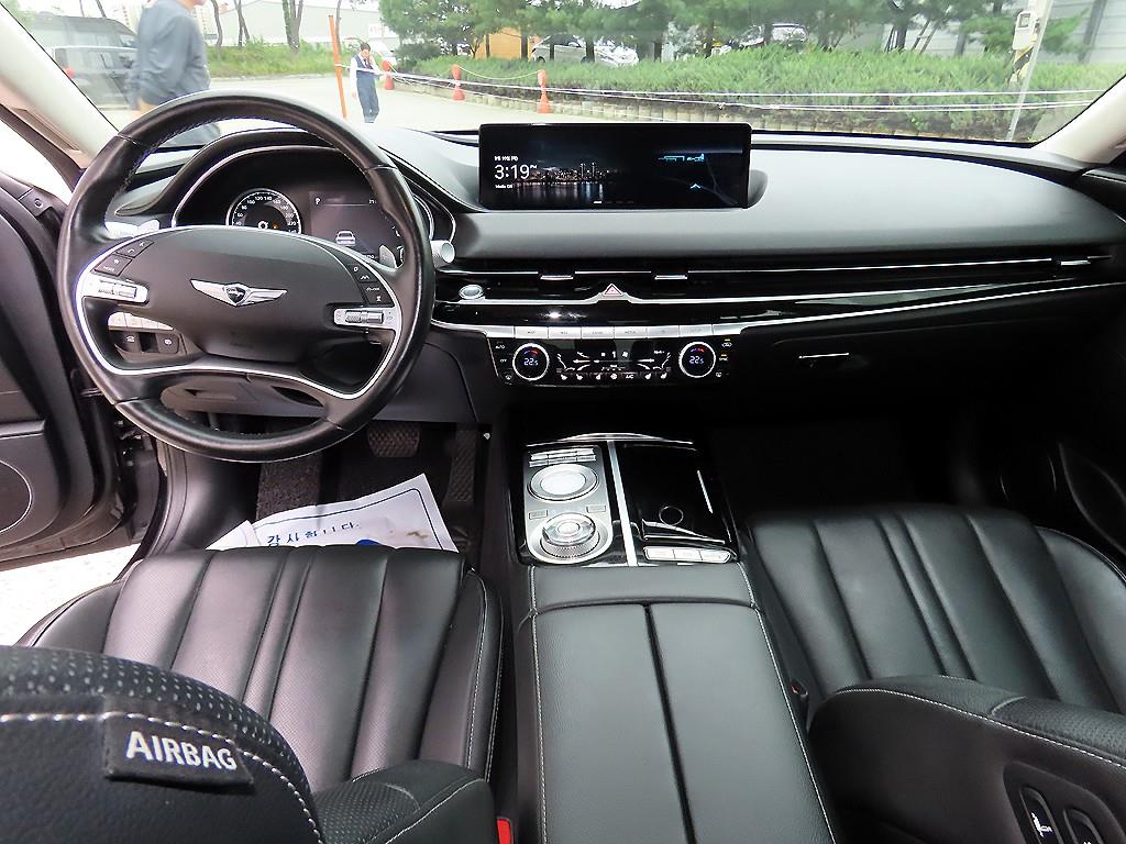 Genesis G80 — photo 07