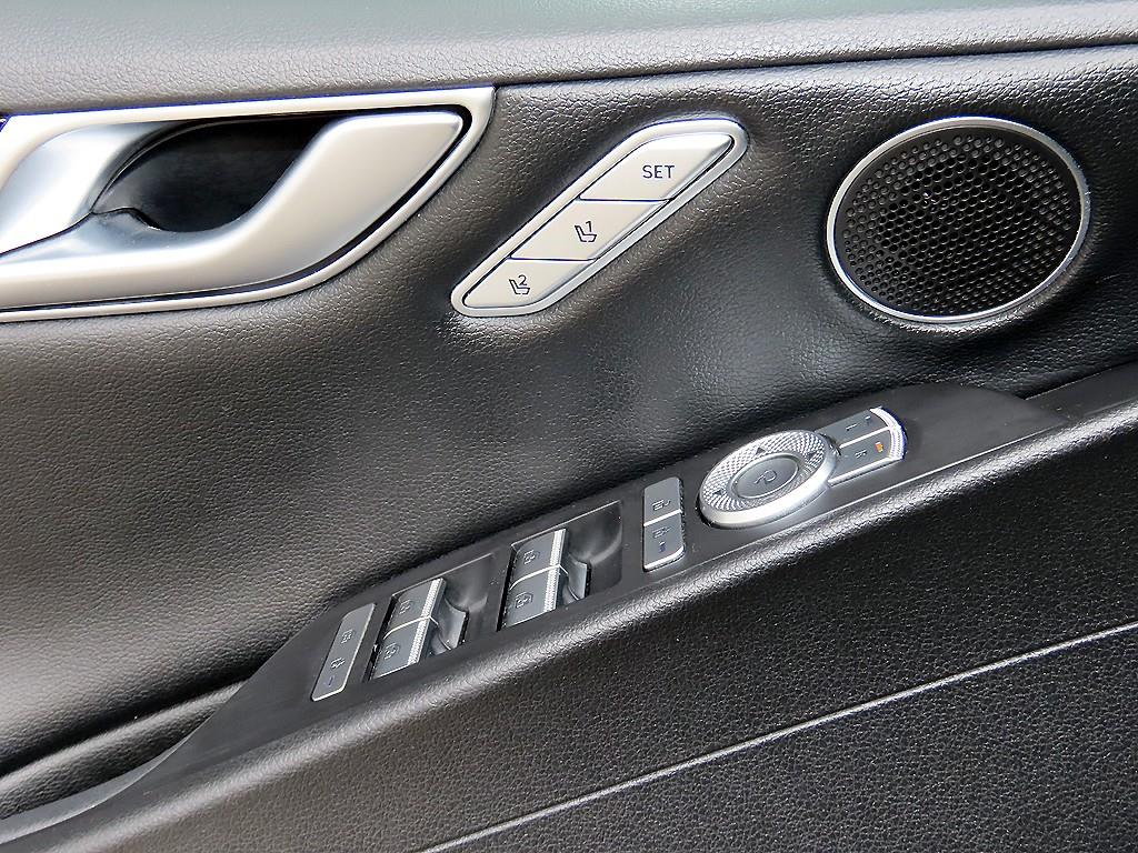 Genesis G80 — photo 11
