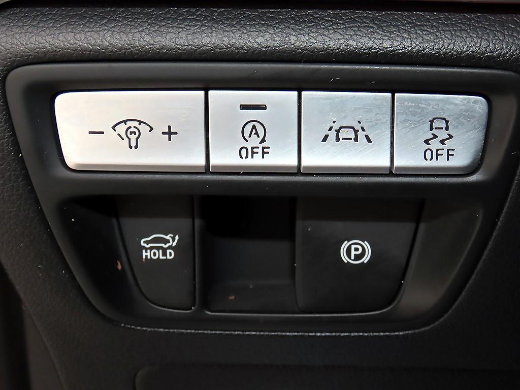 Genesis G80 — photo 12