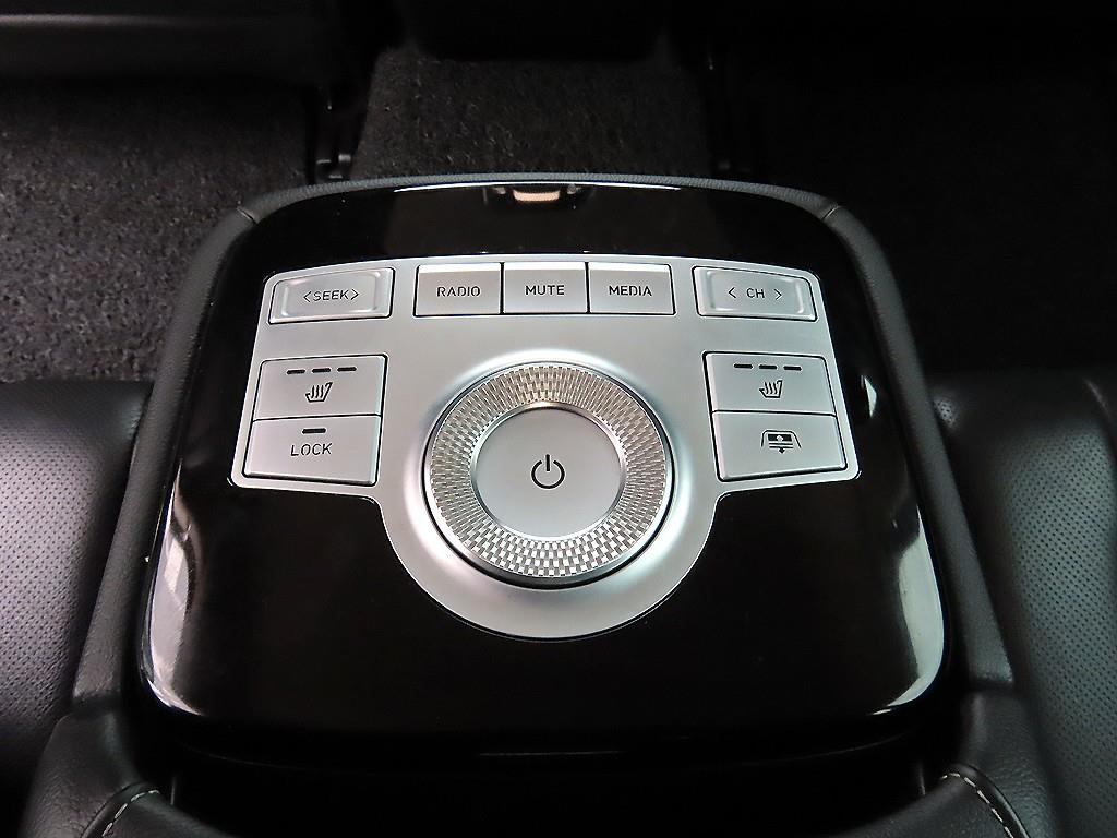 Genesis G80 — photo 15