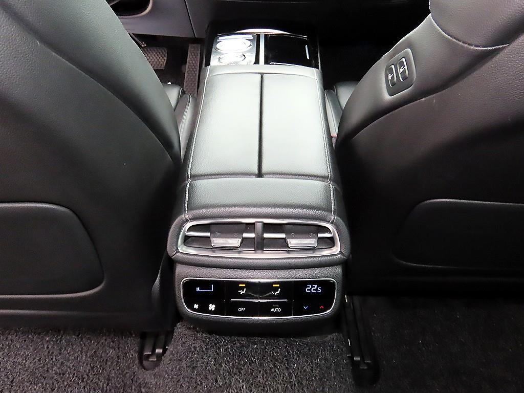 Genesis G80 — photo 16