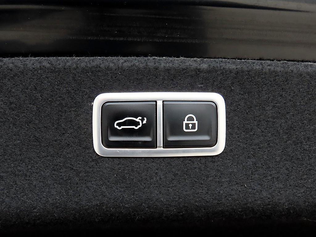 Genesis G80 — photo 17